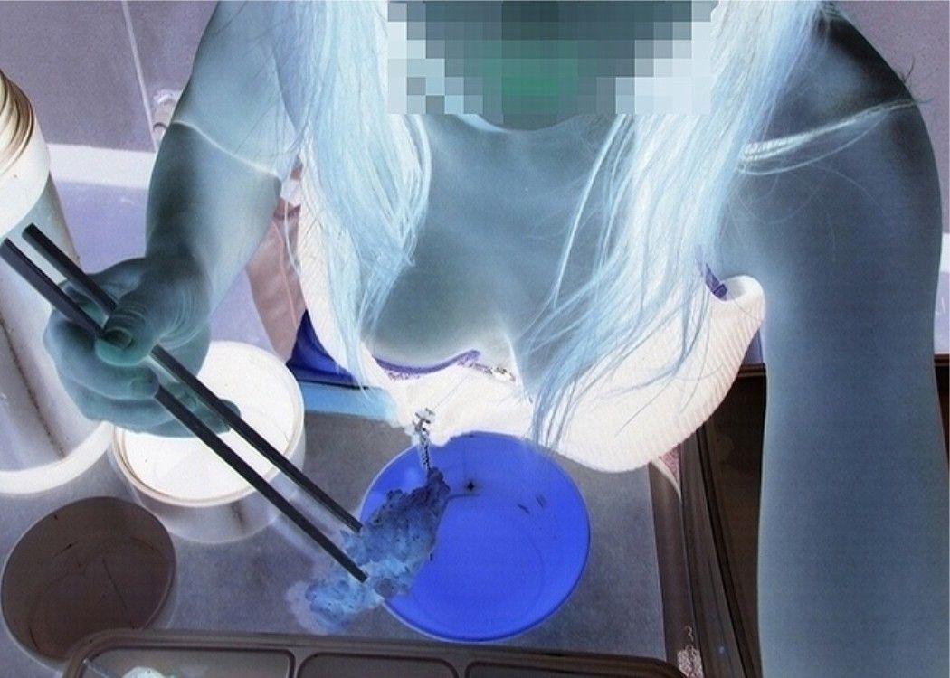 imgびじょの乳首が見えそうなおっぱいポロリのエロ動画像 (2)